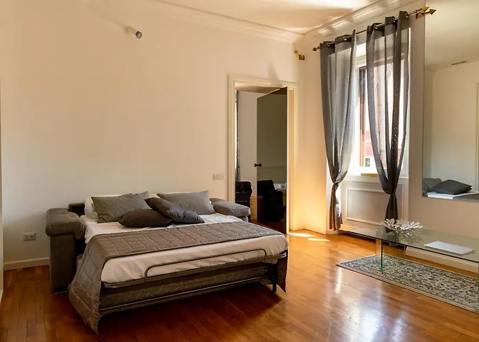 Aparthotel P-rooms & Collection Rom