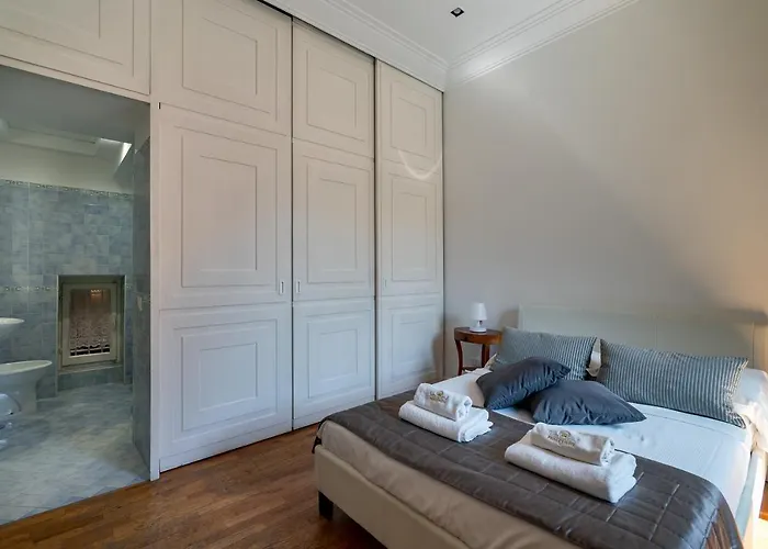 Aparthotel P-rooms & Collection Rom